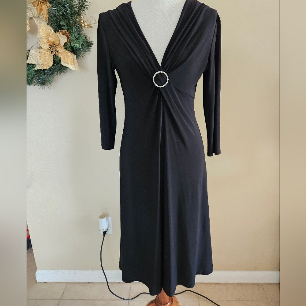 Evan-Picone Women's Black Dress, Sheath V-Neck Long Sleeve, Size 6
